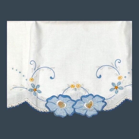 Vintage White Linen Hand Towels w/ Blue Floral Embroidery Set Of 2 KItchen Bath - Picture 1 of 8